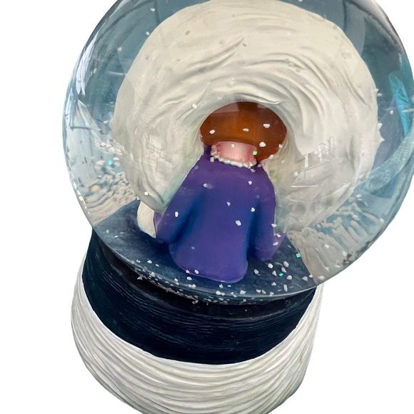 2000 Neiman Marcus Department 56 Santa & Lady in Fur - Plays Winter Wonderland - Picture 5 of 6